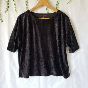 Womens Crinkle Velvet Short Sleeve Top